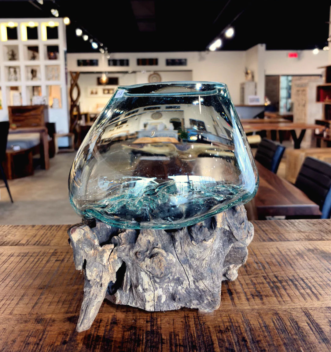 Vase en verre soufflé sur racine Ø7