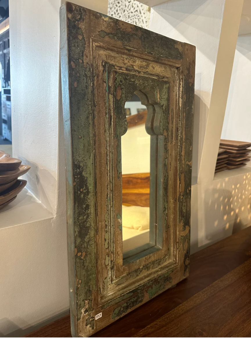 Miroir en bois antique